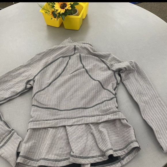 Lululemon Hustle in Your Bustle Heathered Herringbone Peplum Jacket Size 6 - Picture 7 of 8